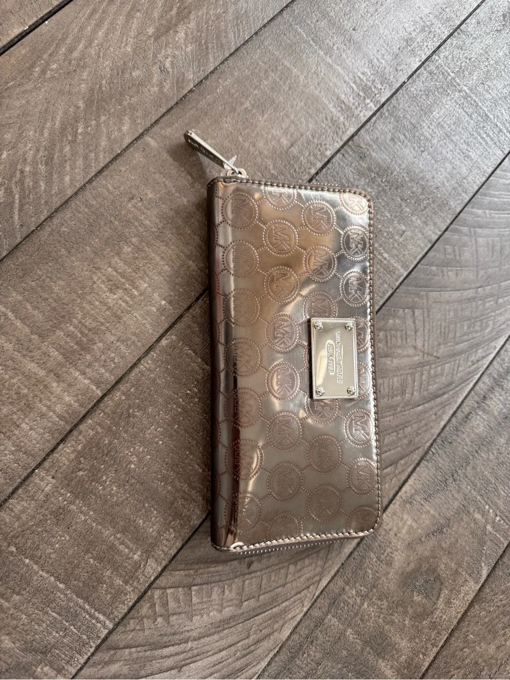 MICHAEL Michael Kors Mono Mirror Metallic Nickel Logo Zip Wallet Case